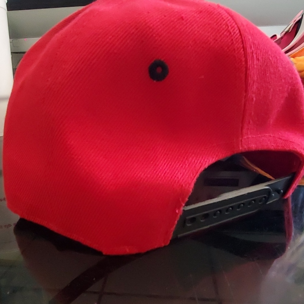 Red L.A. Snapback - Picture 2 of 3